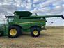 John Deere 2013 S690 Combines