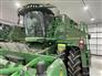 John Deere 2017 S690 Combines