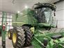 John Deere 2017 S690 Combines