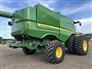 John Deere 2015 S690 Combines