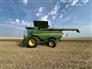 John Deere 2014 S690 Combines