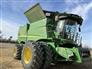 John Deere 2015 S680 Combines