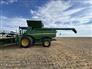 John Deere 2014 S690 Combines