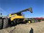New Holland 2020 CR8.90 Combines