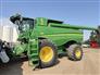 John Deere 2016 S690 Combines