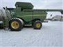 John Deere 2016 S690 Combines