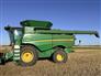 John Deere 2013 S680 Combines