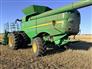 John Deere 2013 S680 Combines