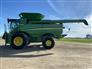 John Deere 2012 S680 Combines
