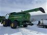 John Deere 2013 S680 Combines