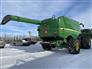 John Deere 2013 S680 Combines