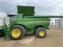 John Deere 2017 S680 Combines