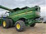 John Deere 2017 S690 Combines