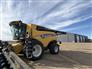 New Holland 2022 CR9.90 Combines