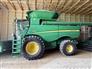 John Deere 2013 S690 Combines