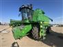 John Deere 2010 T670 Combines