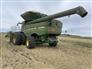 John Deere 2016 S690 Combines