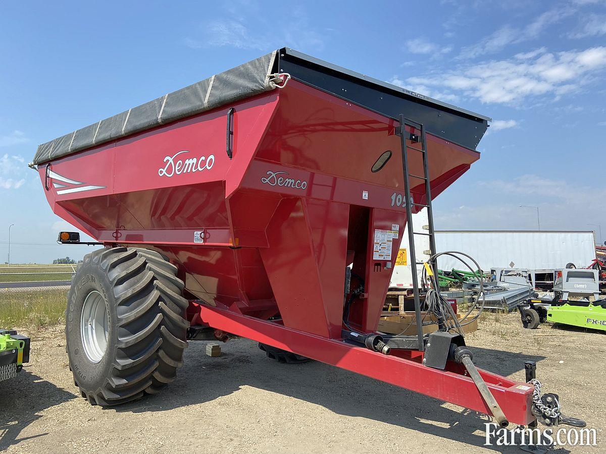 Demco 2017 1050 Grain Carts for Sale