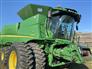 John Deere 2013 S680 Combines