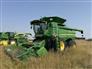 John Deere 2013 S690 Combines