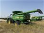 John Deere 2013 S690 Combines