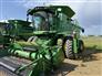 John Deere 2013 S690 Combines