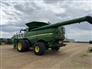 John Deere 2013 S690 Combines