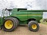 John Deere 2018 S790 Combines