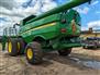 John Deere 2012 S670 Combines