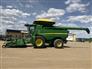 John Deere 2015 S680 Combines