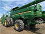 John Deere 2012 S690 Combines