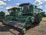 John Deere 2013 S690 Combines