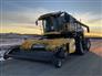 New Holland 2014 CR9090 Combines