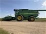John Deere 2012 S680 Combines