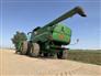 John Deere 2012 S680 Combines