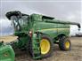 John Deere 2021 S790 Combines