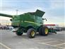 John Deere 2017 S680 Combines