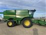 John Deere 2012 S690 Combines