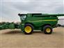 John Deere 2013 S690 Combines