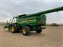 John Deere 2013 S690 Combines