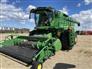 John Deere 2013 S680 Combines