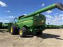 John Deere 2013 S680 Combines