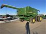 John Deere 2015 S680 Combines