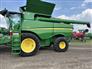 John Deere 2013 S690 Combines