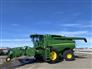 John Deere 2013 S690 Combines