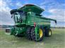 John Deere 2017 S690 Combines