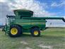 John Deere 2017 S690 Combines
