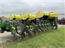 John Deere 2023 1775NT Planters