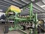 John Deere 2022 1745 Planters