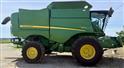 John Deere 2015 S670 Combines